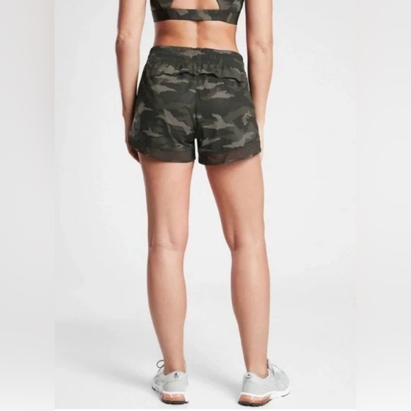 Athleta Racer Run Shorts 4” Olive Camo Lux Mesh Size M - Picture 2 of 9
